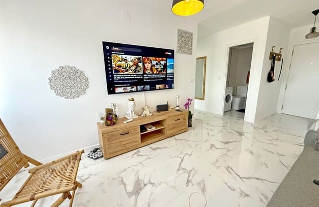 Apartamento de 2 habitaciones en Punta Prima, Orihuela en venta con piscina - 275.000 € (Ref: 9428992)