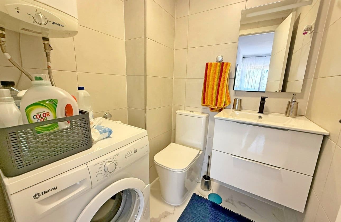 2 slaapkamer Appartement te koop in Orihuela Costa met zwembad - € 275.000 (Ref: 9428992)