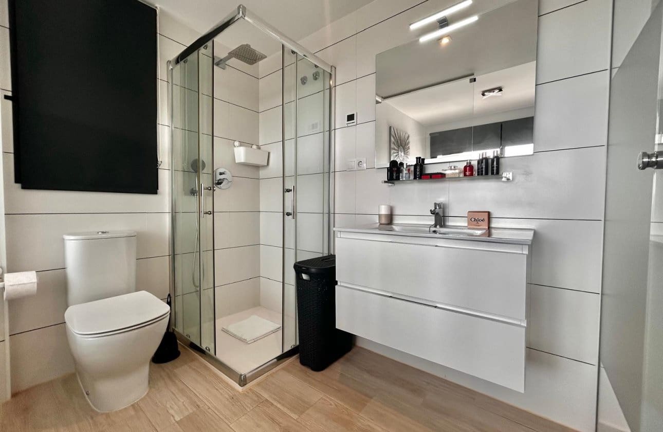 2 bedroom Penthouse for sale in Villamartin with pool garage - € 299,900 (Ref: 9429375)