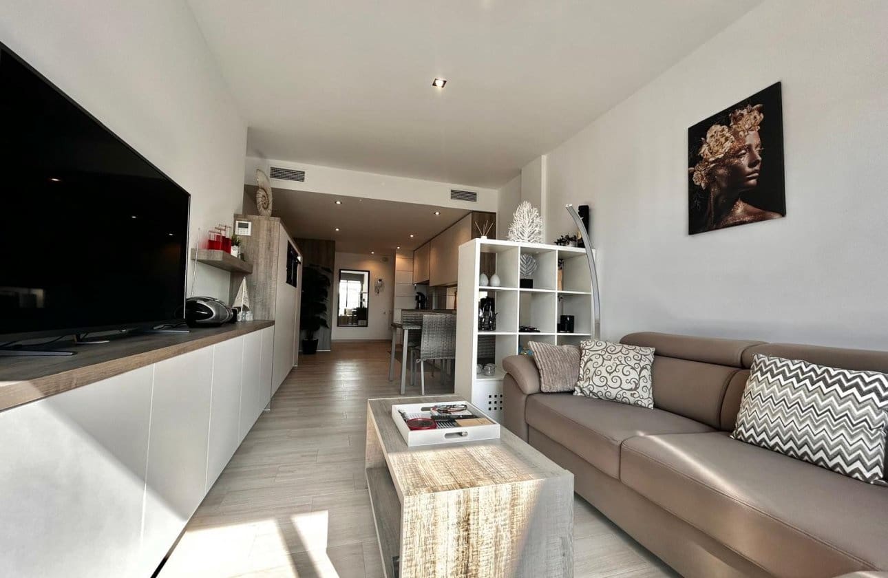 2 bedroom Penthouse for sale in Villamartin with pool garage - € 299,900 (Ref: 9429375)