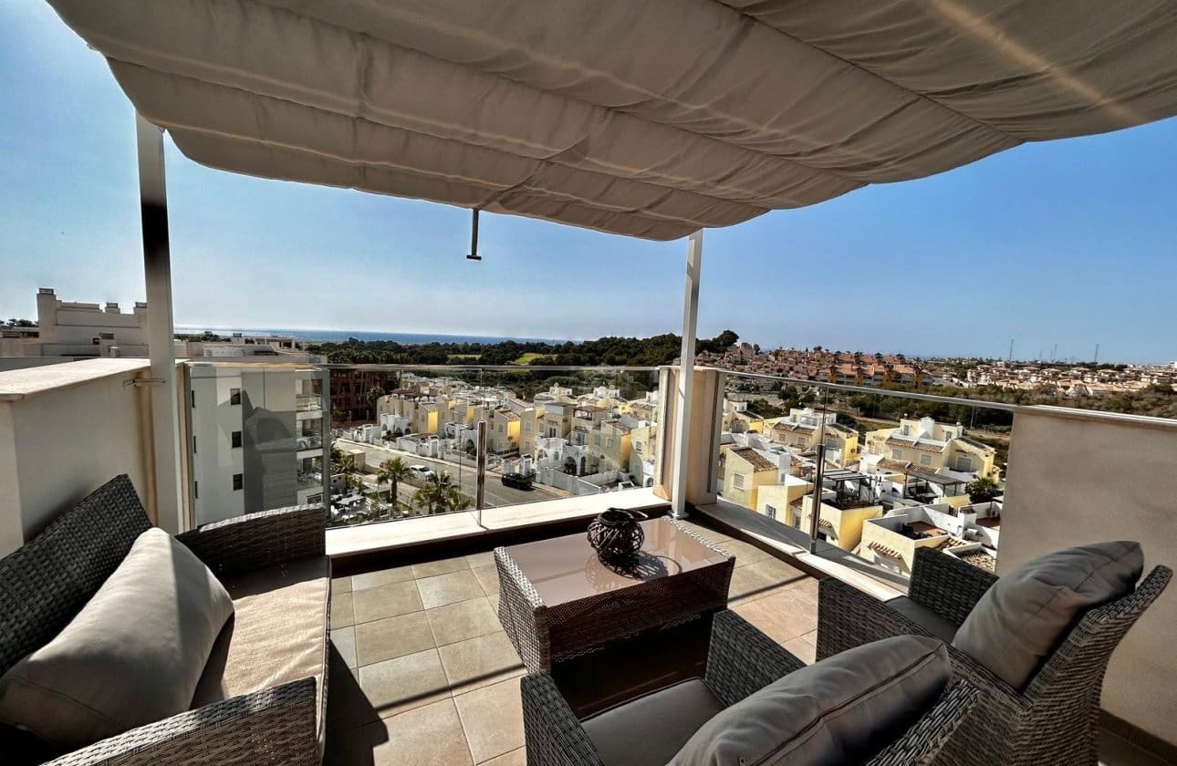 2 bedroom Penthouse for sale in Villamartin with pool garage - € 299,900 (Ref: 9429375)
