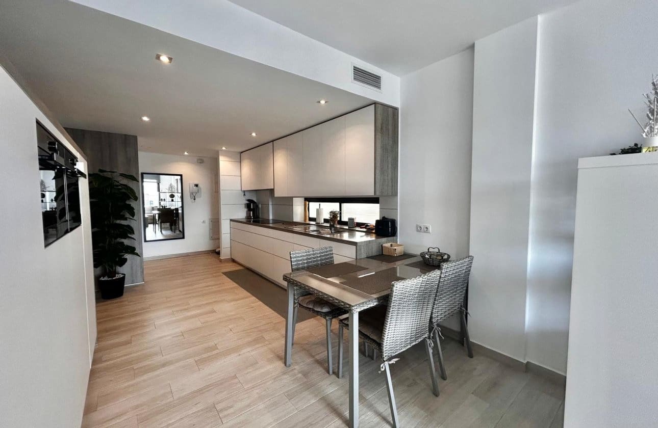 2 bedroom Penthouse for sale in Villamartin with pool garage - € 299,900 (Ref: 9429375)