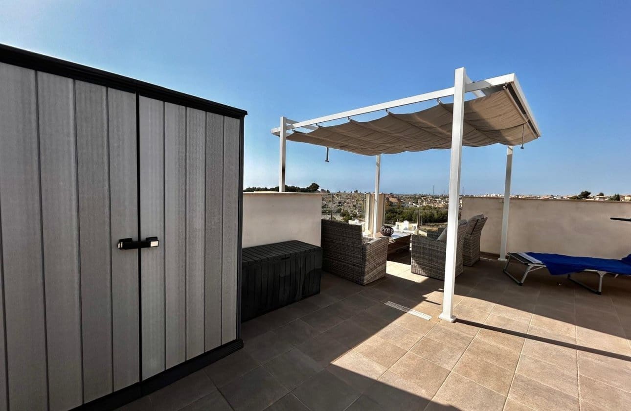 2 bedroom Penthouse for sale in Villamartin with pool garage - € 299,900 (Ref: 9429375)