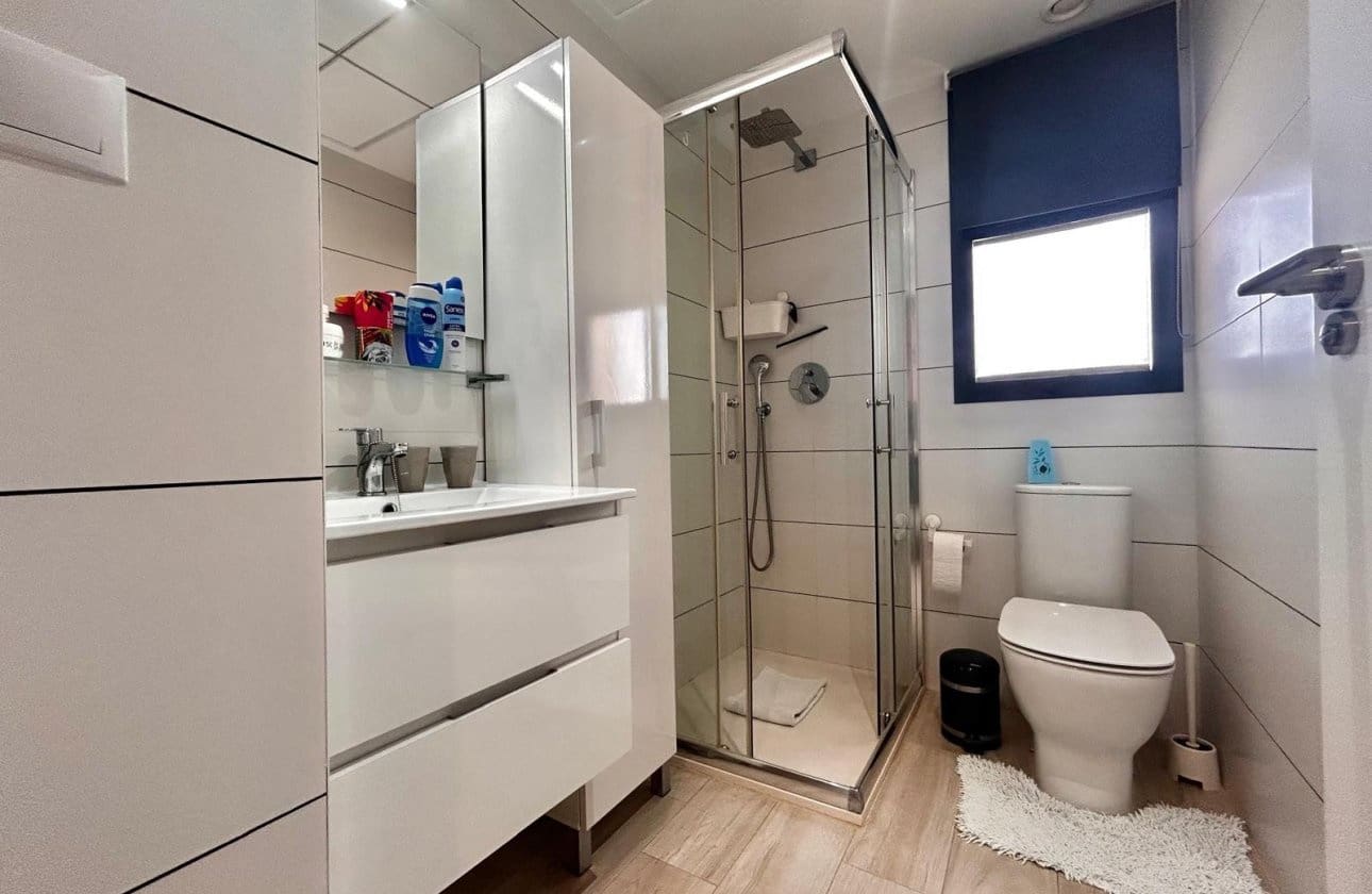 2 bedroom Penthouse for sale in Villamartin with pool garage - € 299,900 (Ref: 9429375)