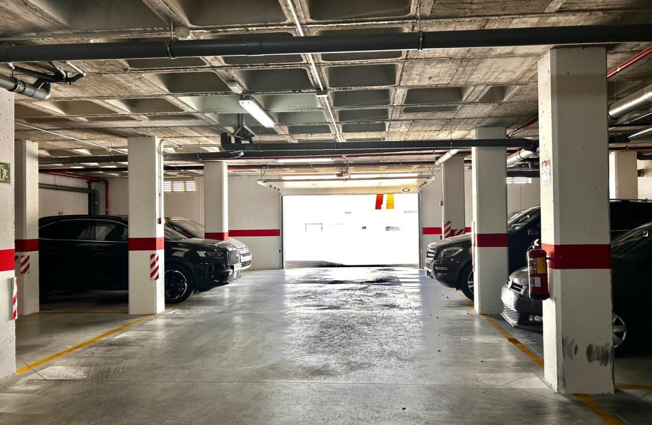 2 bedroom Penthouse for sale in Villamartin with pool garage - € 299,900 (Ref: 9429375)