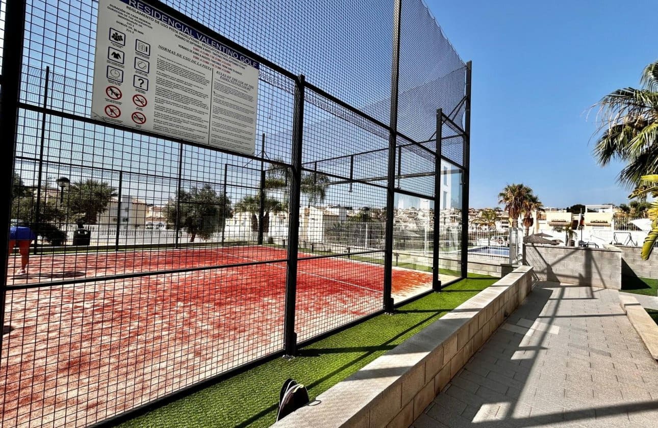 2 bedroom Penthouse for sale in Villamartin with pool garage - € 299,900 (Ref: 9429375)