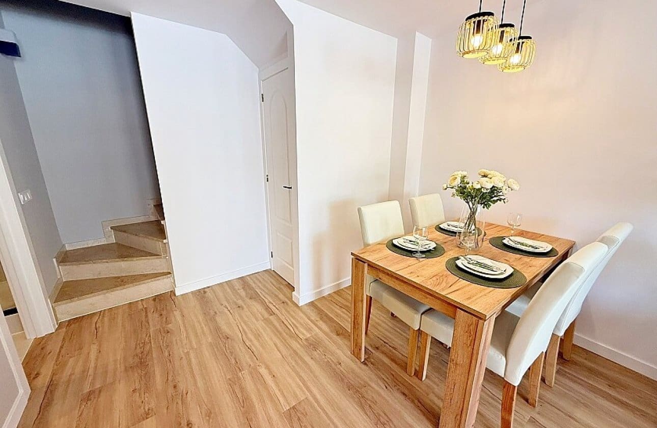 3 chambre Maison de Ville à vendre à Los Altos avec piscine - 294 180 € (Ref: 9429376)