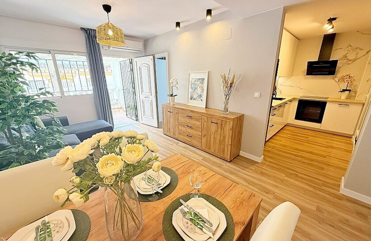 3 chambre Maison de Ville à vendre à Los Altos avec piscine - 294 180 € (Ref: 9429376)