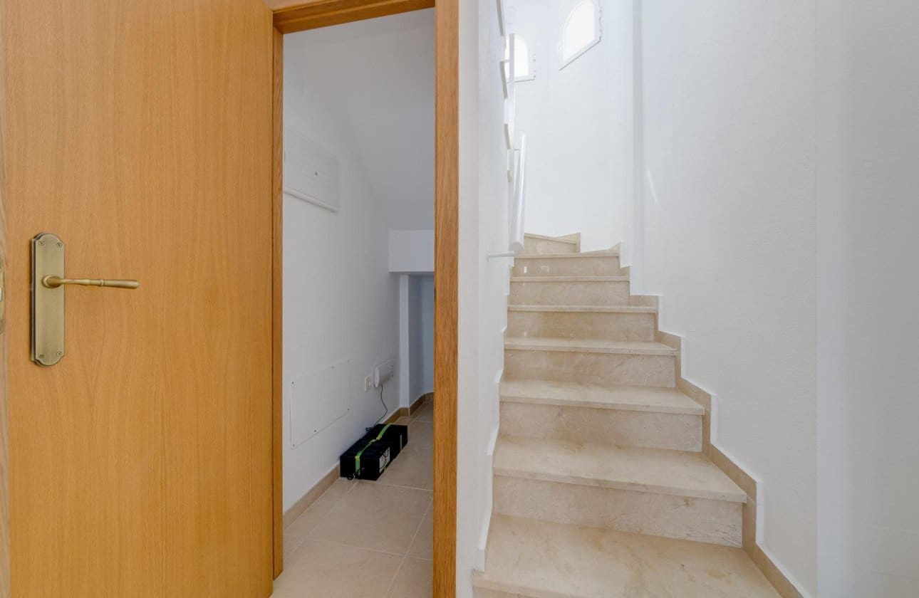 2 soveværelse Villa til salg i San Fulgencio med swimmingpool - € 280.000 (Ref: 9429379)