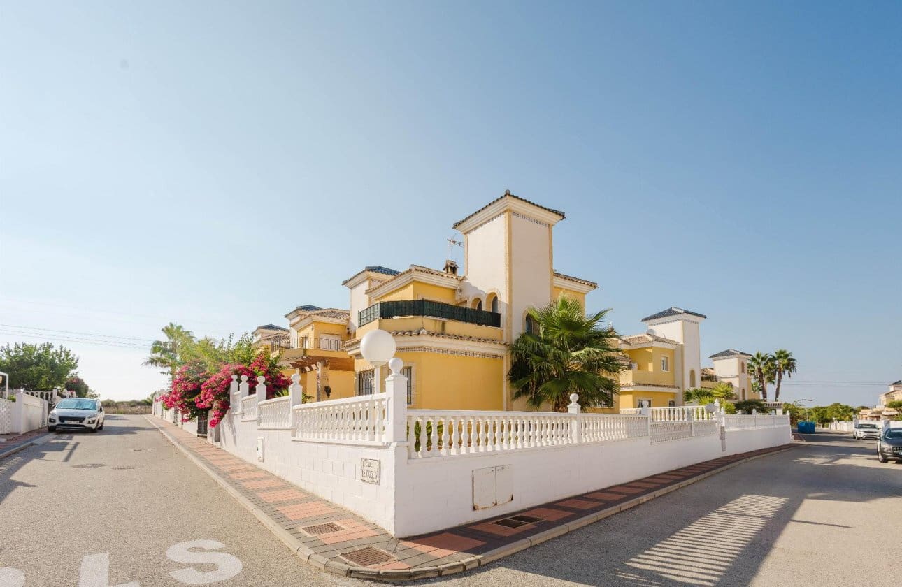 3 sovrum Villa till salu i Lo Crispin med pool - 249 900 € (Ref: 9429380)