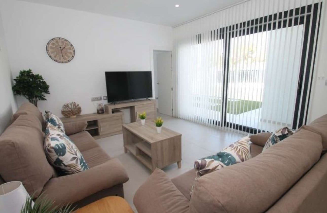 3 bedroom Villa for sale in Pilar de la Horadada - € 319,000 (Ref: 9429382)