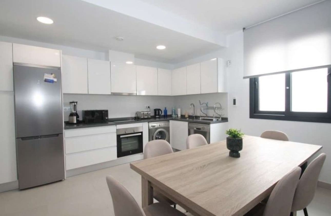 3 bedroom Villa for sale in Pilar de la Horadada - € 319,000 (Ref: 9429382)