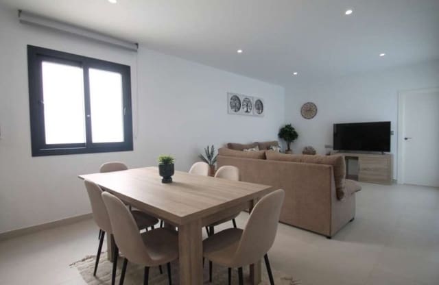 3 bedroom Villa for sale in Pinar de Campoverde, Pilar de la Horadada - € 319,000 (Ref: 9429382)