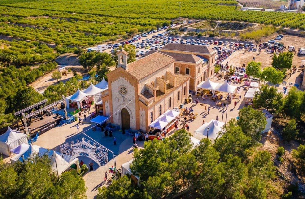 Chalet de 3 habitaciones en Algorfa en venta con piscina - 475.000 € (Ref: 9429387)