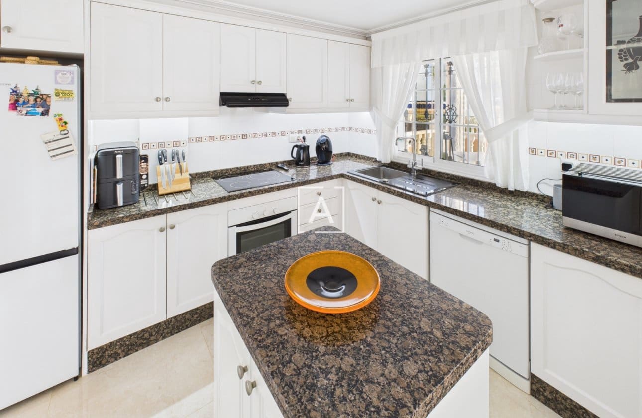 3 bedroom Villa for sale in Pinar de Campoverde with pool - € 397,500 (Ref: 9429388)