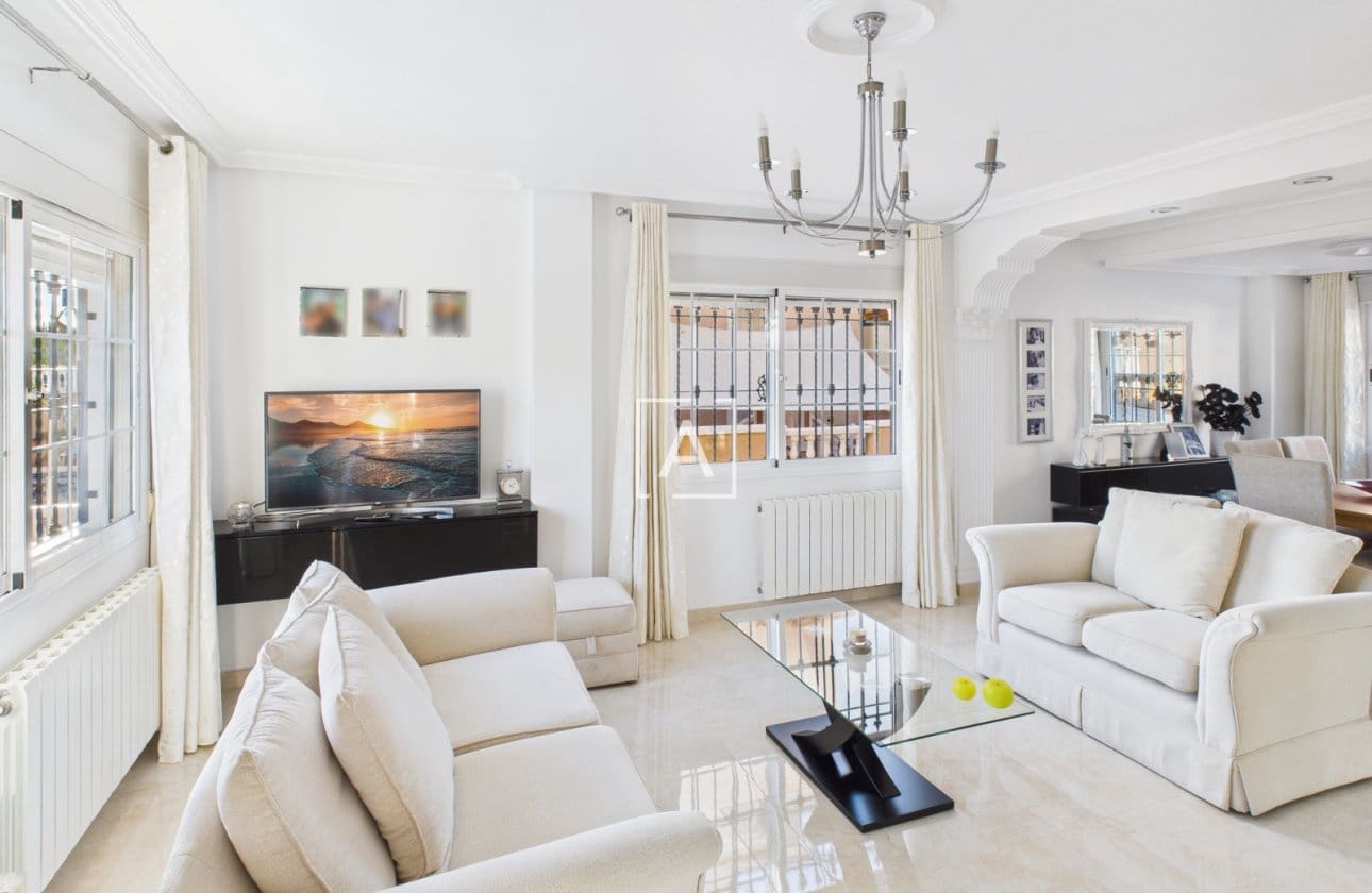 3 bedroom Villa for sale in Pinar de Campoverde with pool - € 397,500 (Ref: 9429388)