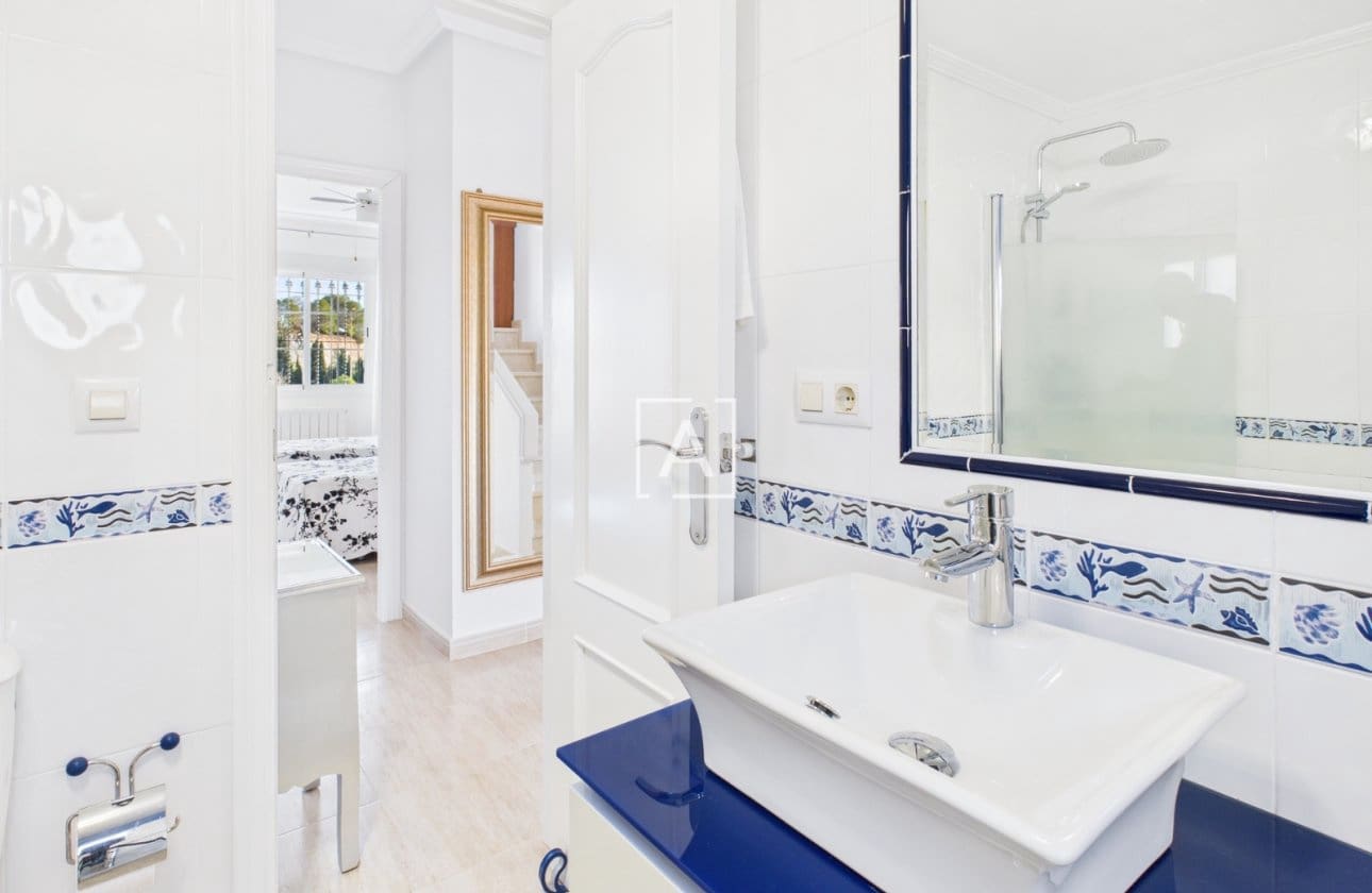 3 bedroom Villa for sale in Pinar de Campoverde with pool - € 397,500 (Ref: 9429388)