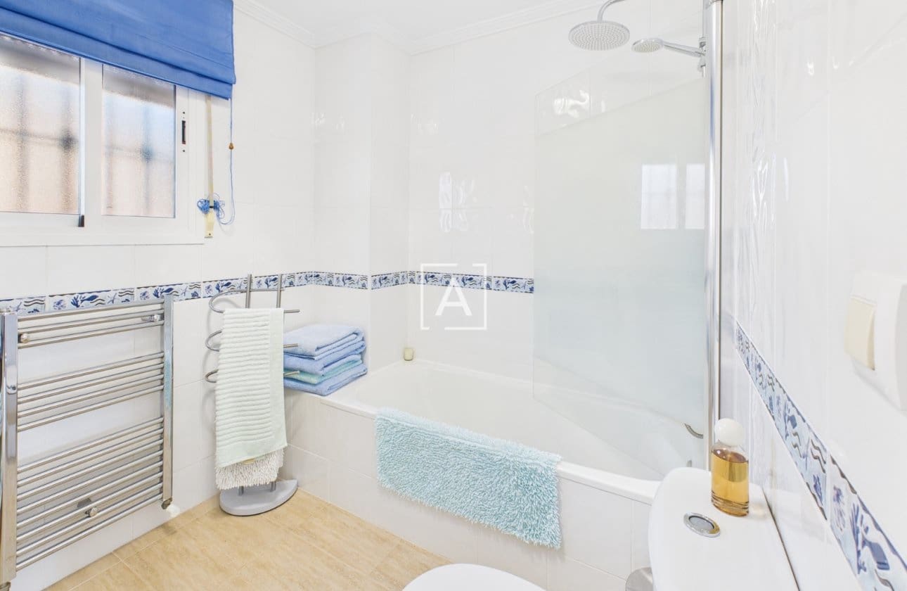 3 bedroom Villa for sale in Pinar de Campoverde with pool - € 397,500 (Ref: 9429388)