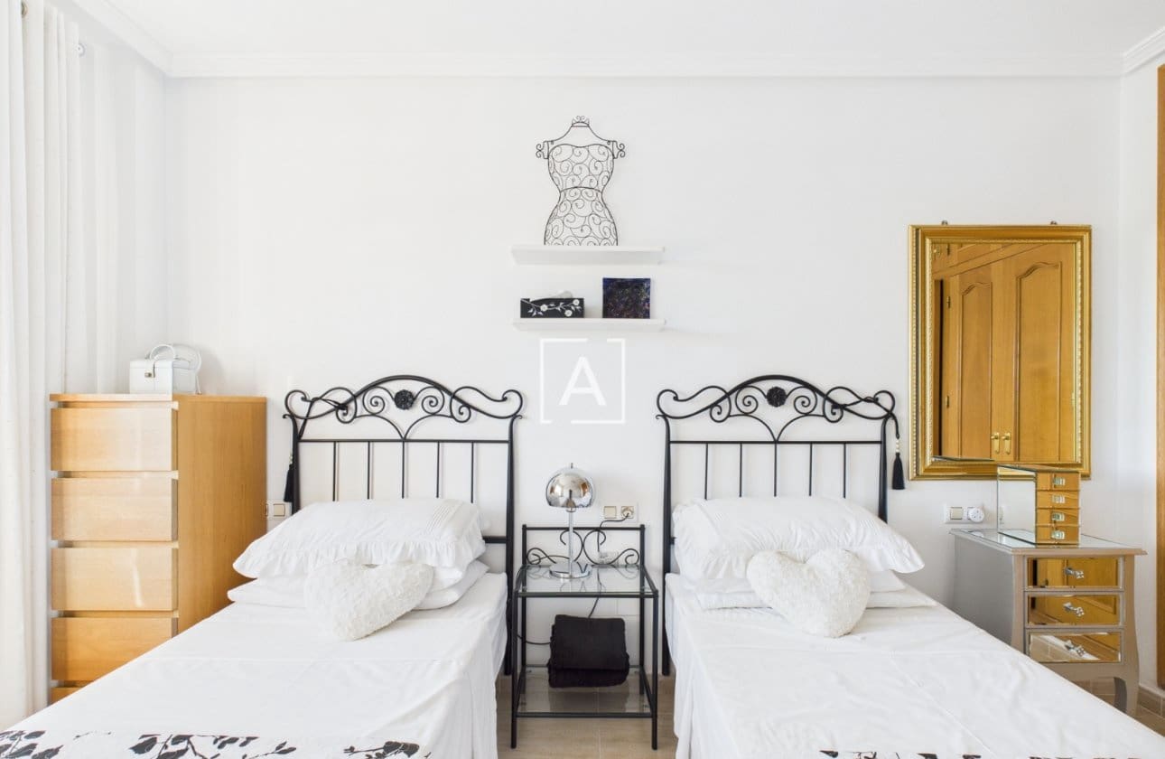 3 bedroom Villa for sale in Pinar de Campoverde with pool - € 397,500 (Ref: 9429388)