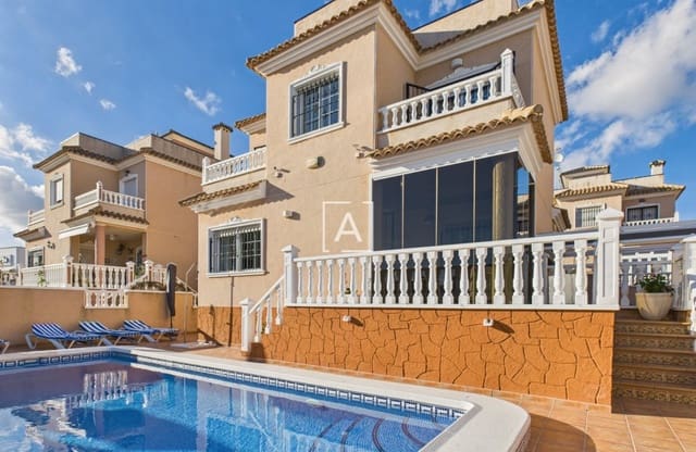 3 slaapkamer Villa te koop in Pinar de Campoverde, Pilar de la Horadada met zwembad - € 397.500 (Ref: 9429388)