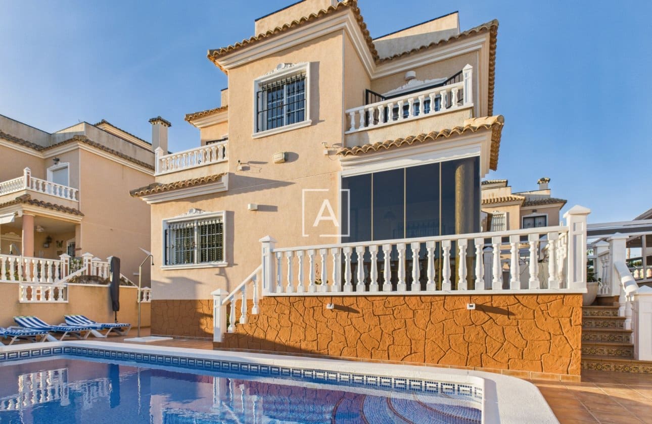 3 bedroom Villa for sale in Pinar de Campoverde with pool - € 397,500 (Ref: 9429388)