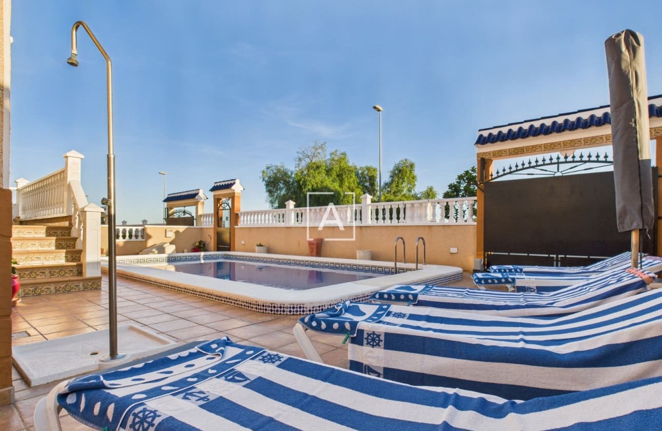 3 bedroom Villa for sale in Pinar de Campoverde with pool - € 397,500 (Ref: 9429388)