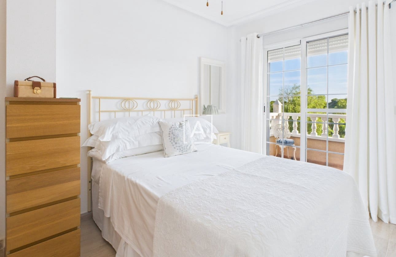 3 bedroom Villa for sale in Pinar de Campoverde with pool - € 397,500 (Ref: 9429388)