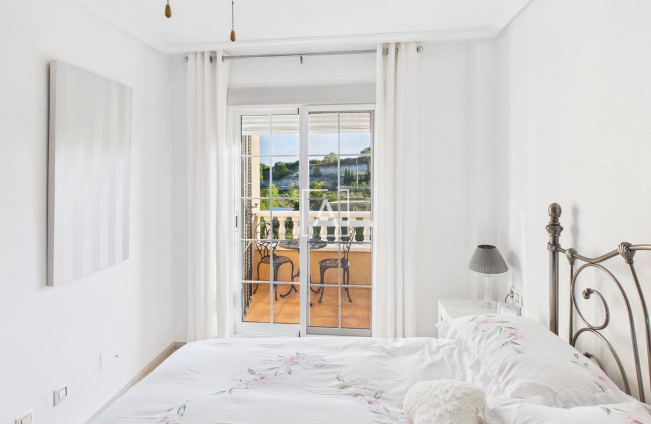 3 bedroom Villa for sale in Pinar de Campoverde with pool - € 397,500 (Ref: 9429388)