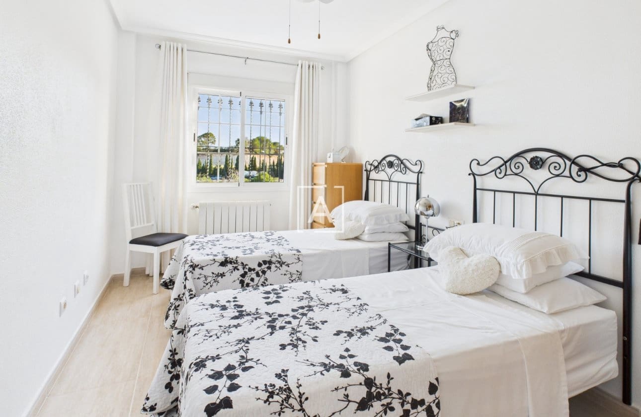 3 bedroom Villa for sale in Pinar de Campoverde with pool - € 397,500 (Ref: 9429388)