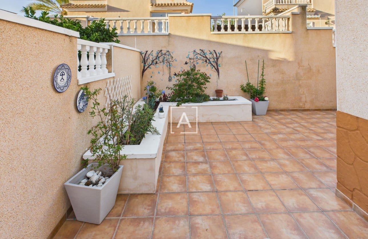 3 bedroom Villa for sale in Pinar de Campoverde with pool - € 397,500 (Ref: 9429388)