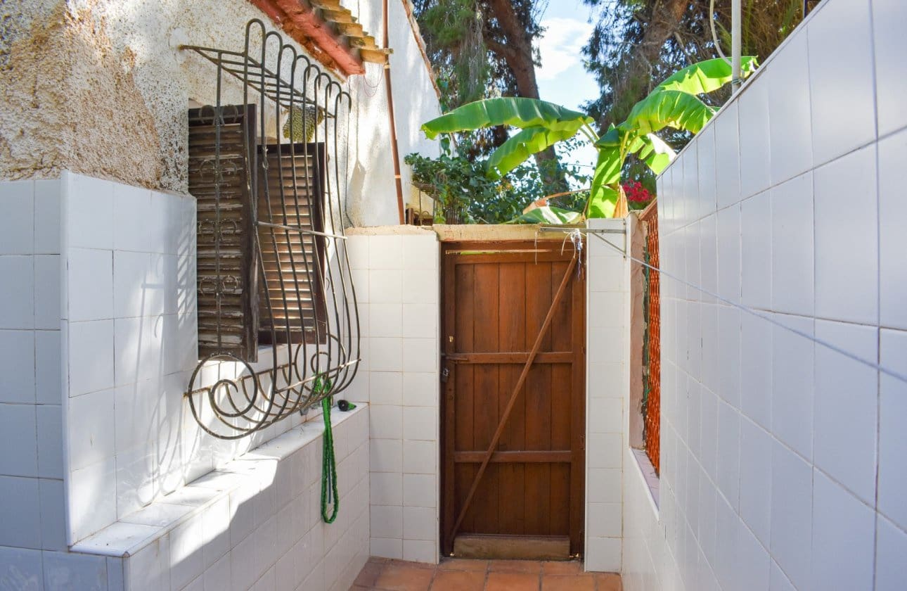 4 bedroom Villa for sale in Orihuela Costa - € 560,000 (Ref: 9429389)