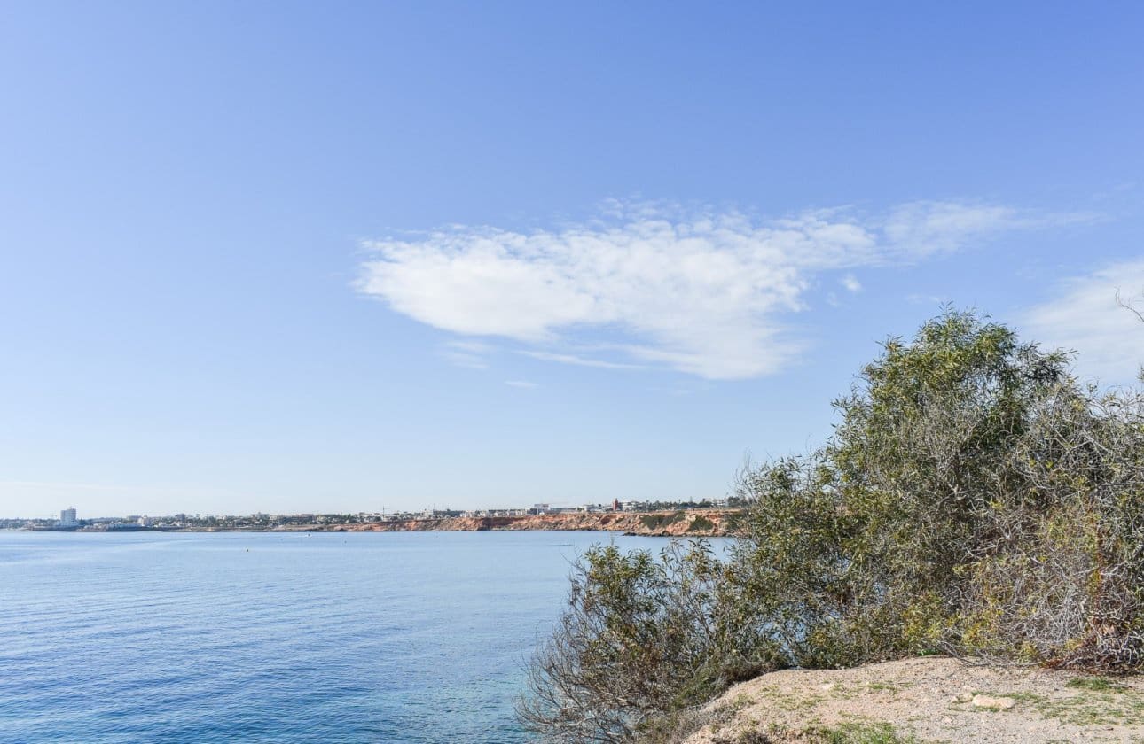 4 bedroom Villa for sale in Orihuela Costa - € 560,000 (Ref: 9429389)