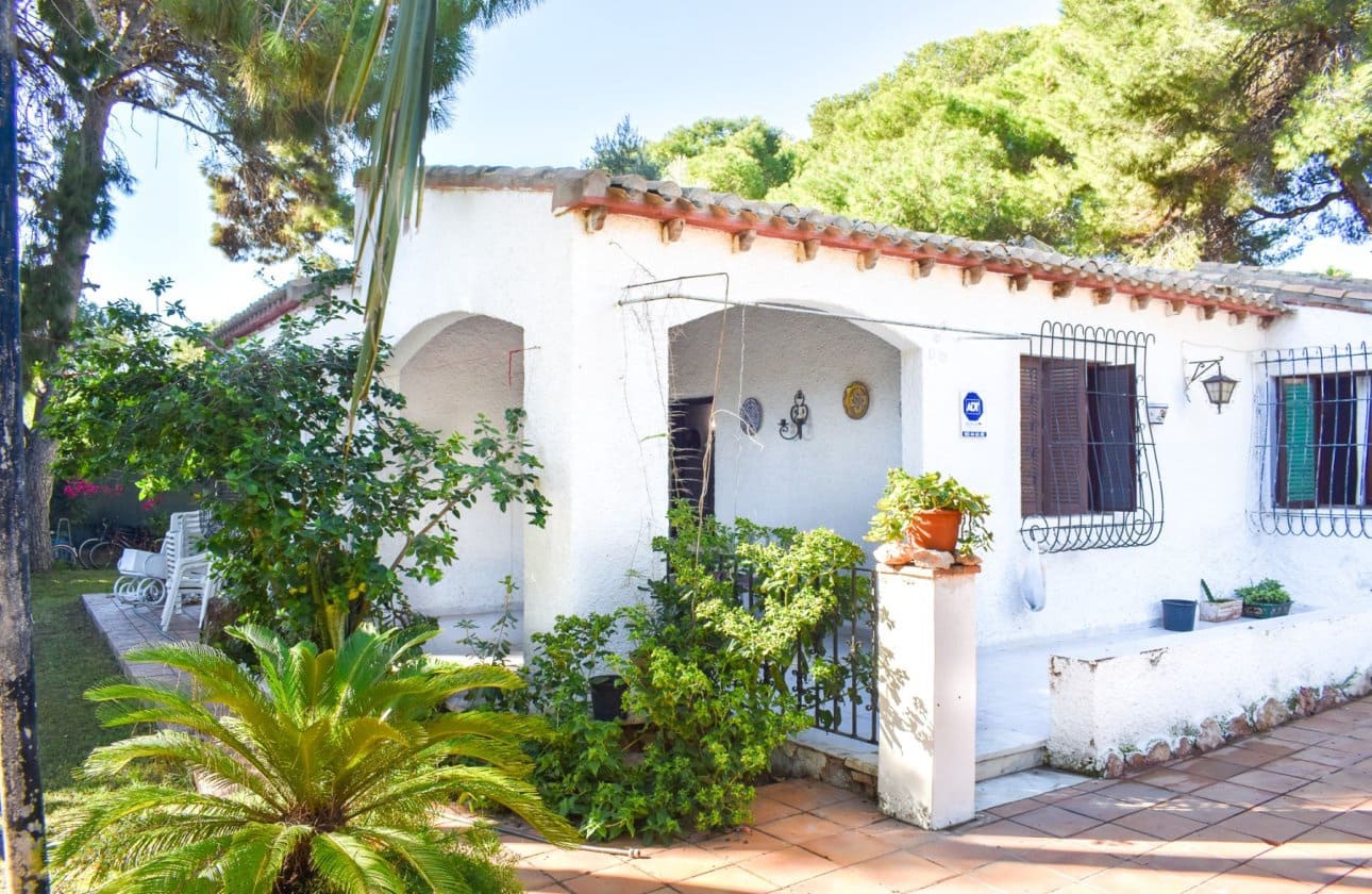 4 bedroom Villa for sale in Orihuela Costa - € 560,000 (Ref: 9429389)