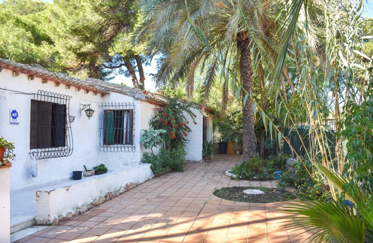 4 bedroom Villa for sale in Orihuela Costa - € 560,000 (Ref: 9429389)