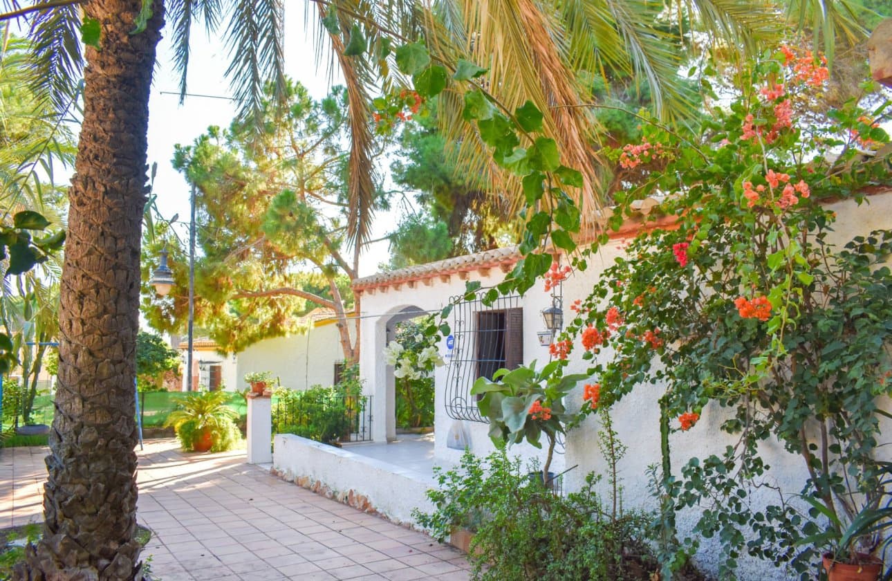 4 bedroom Villa for sale in Orihuela Costa - € 560,000 (Ref: 9429389)