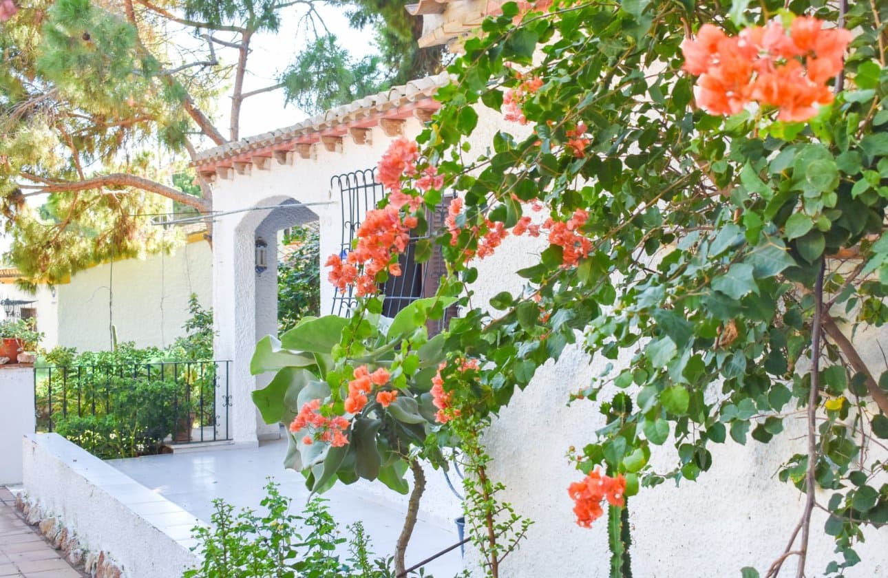 4 bedroom Villa for sale in Orihuela Costa - € 560,000 (Ref: 9429389)