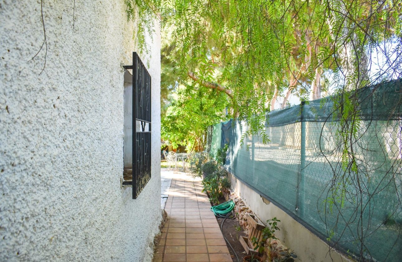 4 bedroom Villa for sale in Orihuela Costa - € 560,000 (Ref: 9429389)