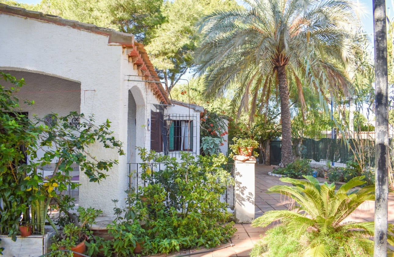 4 bedroom Villa for sale in Orihuela Costa - € 560,000 (Ref: 9429389)