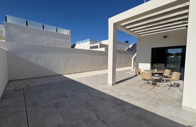 3 quarto Moradia para venda em Pinar de Campoverde, Pilar de la Horadada com piscina garagem - 431 500 € (Ref: 9429392)