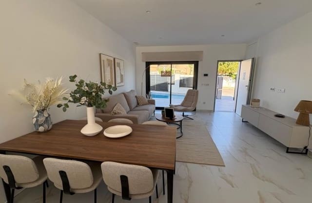 3 quarto Moradia para venda em Pinar de Campoverde, Pilar de la Horadada com piscina garagem - 431 500 € (Ref: 9429392)