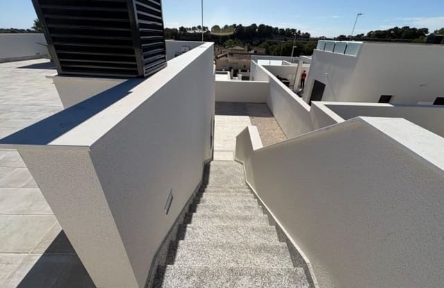 3 quarto Moradia para venda em Pinar de Campoverde, Pilar de la Horadada com piscina garagem - 431 500 € (Ref: 9429392)