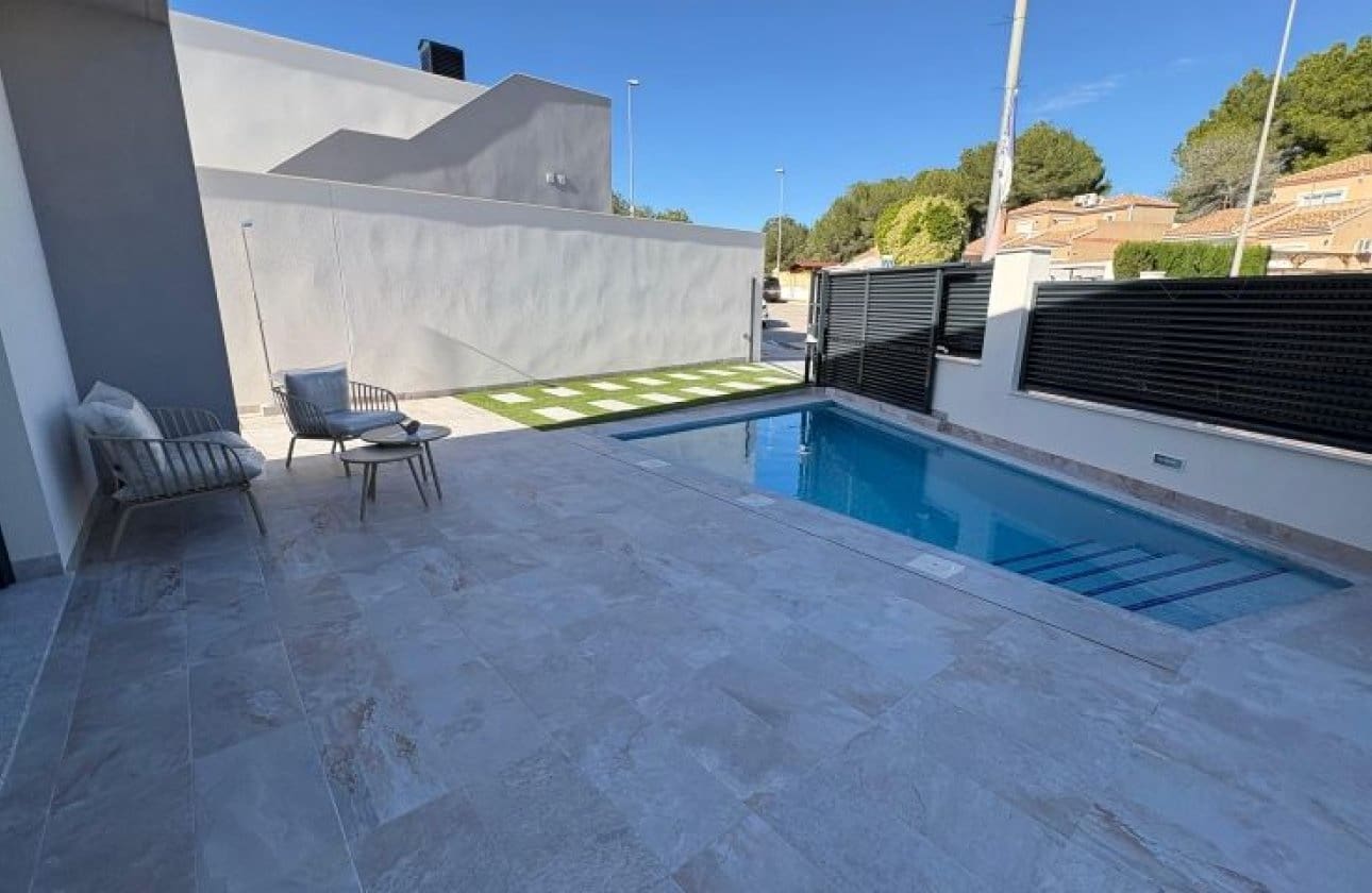 3 bedroom Villa for sale in Pinar de Campoverde with pool garage - € 431,500 (Ref: 9429392)