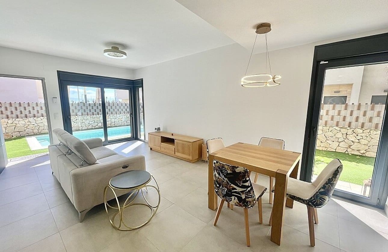 3 slaapkamer Villa te koop in Pilar de la Horadada - € 475.000 (Ref: 9429393)