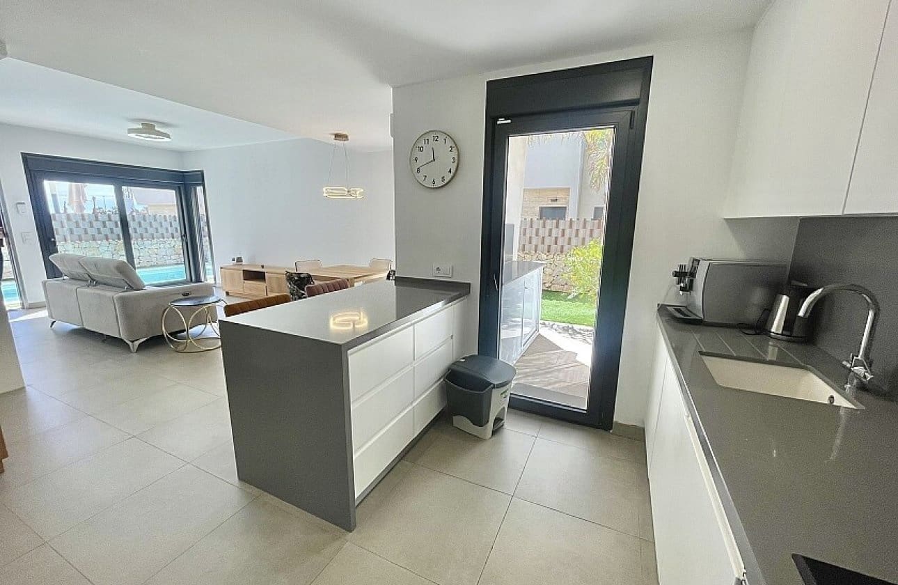 3 slaapkamer Villa te koop in Pilar de la Horadada - € 475.000 (Ref: 9429393)