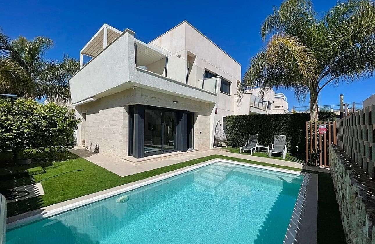 3 slaapkamer Villa te koop in Pilar de la Horadada - € 475.000 (Ref: 9429393)