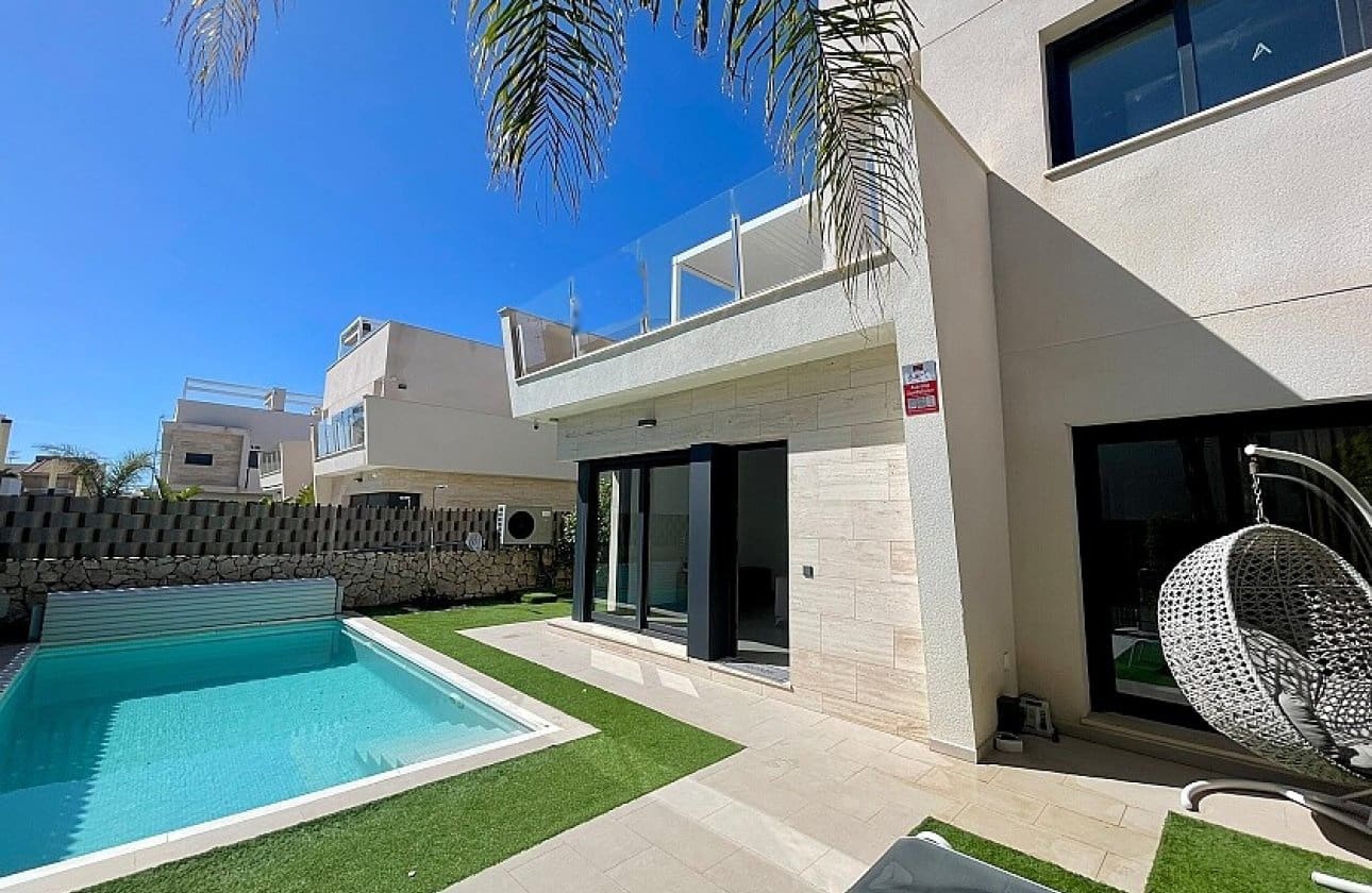 3 slaapkamer Villa te koop in Pilar de la Horadada - € 475.000 (Ref: 9429393)