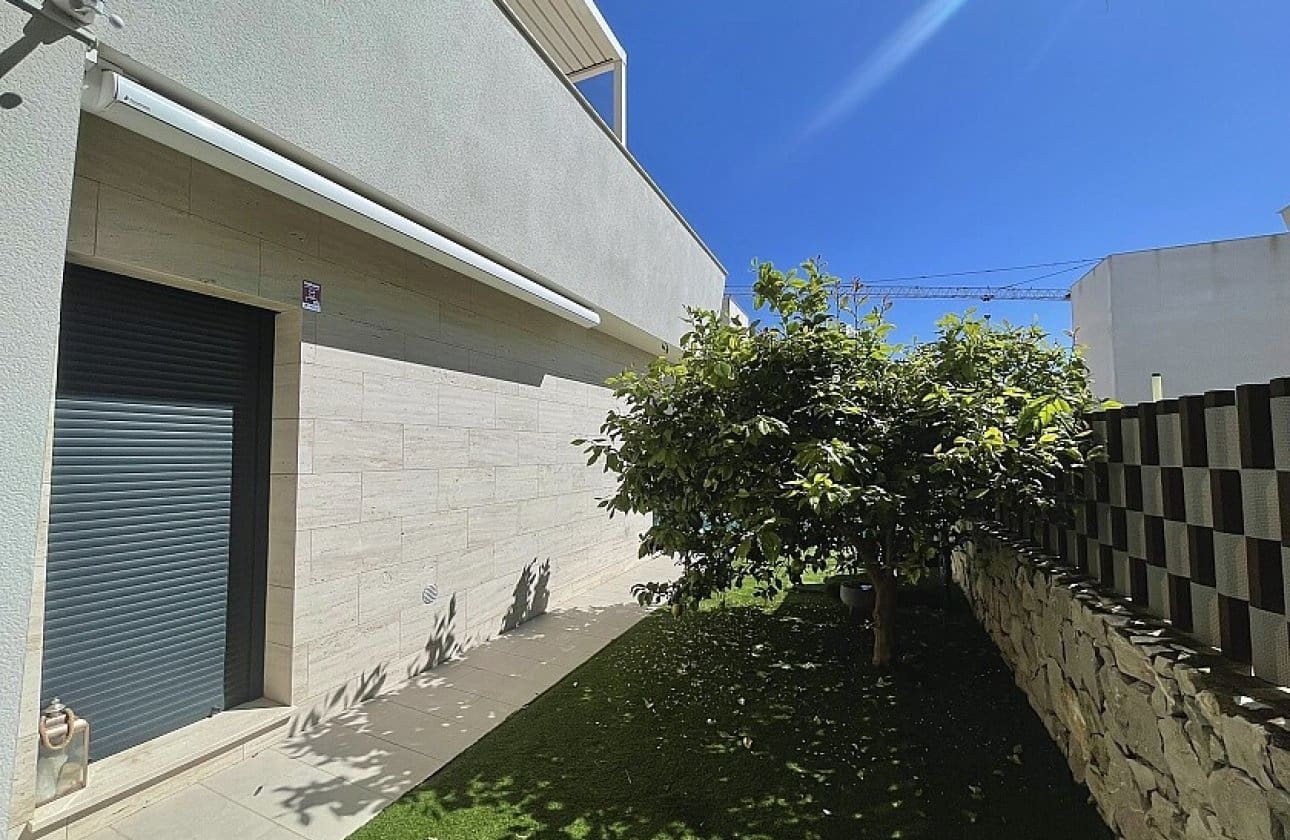 3 slaapkamer Villa te koop in Pilar de la Horadada - € 475.000 (Ref: 9429393)