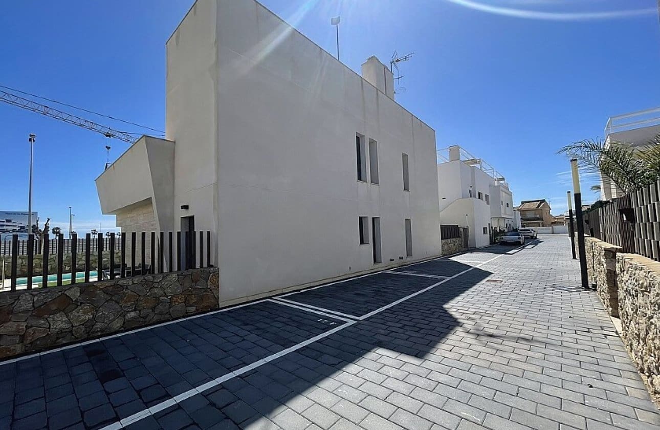 3 slaapkamer Villa te koop in Pilar de la Horadada - € 475.000 (Ref: 9429393)