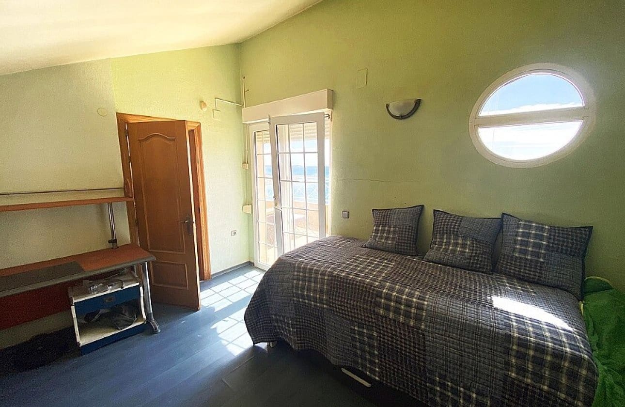 4 bedroom Townhouse for sale in Dehesa de Campoamor with garage - € 799,000 (Ref: 9429394)