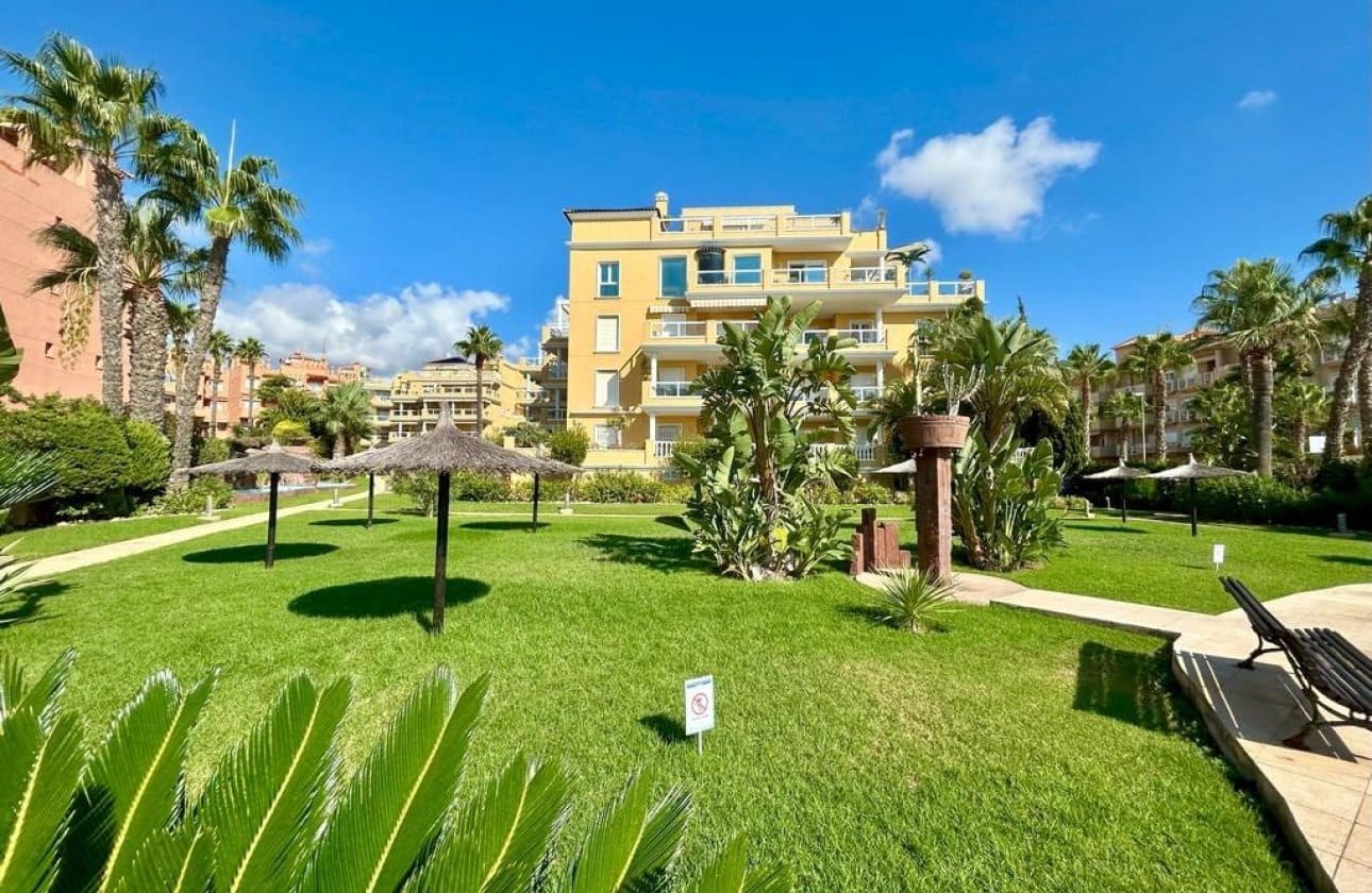 3 sovrum Takvåning till salu i Orihuela Costa med pool garage - 645 000 € (Ref: 9429397)